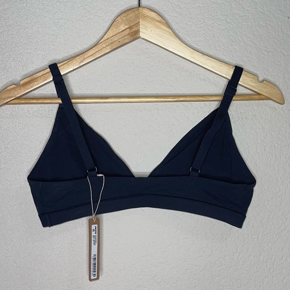 NWT Skims Fits Everybody Triangle Bralette Graphite Black Size Medium - Picture 4 of 5